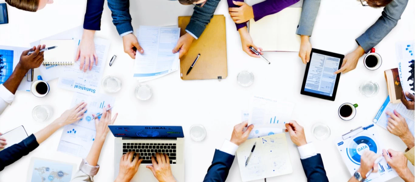 Πέντε πράγματα που σε κάνουν να φαίνεσαι αντιεπαγγελματίας στις επαγγελματικές συναντήσεις